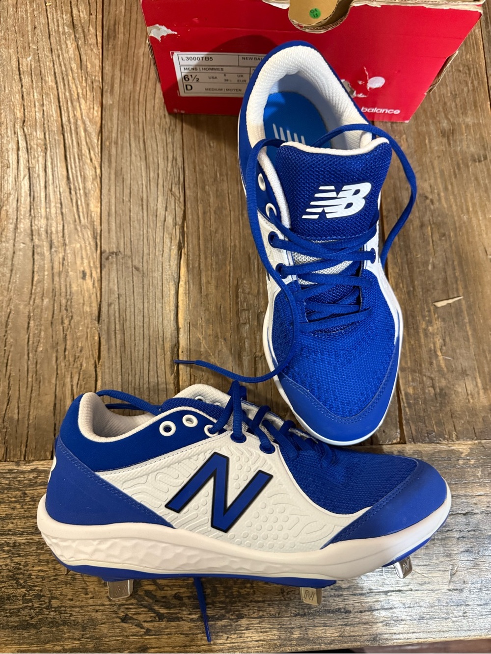 New Balance Men’s Royal Blue & White Cleats